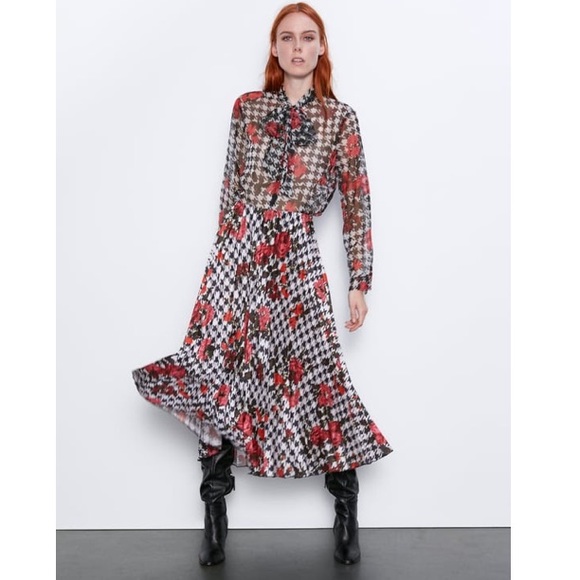 BNWT Button Down Blouse with Pussy Bow - Picture 2 of 6